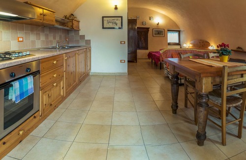Zorzino Apartment | Castle Zorzino apartment in Riva di Solto, apartment "Terra"