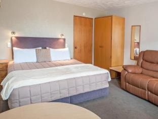 Tahunanui Hotel | Castles Motel & Driftwood Motel