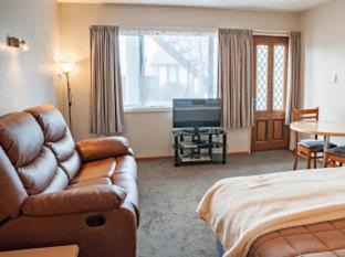 Tahunanui Hotel | Castles Motel & Driftwood Motel