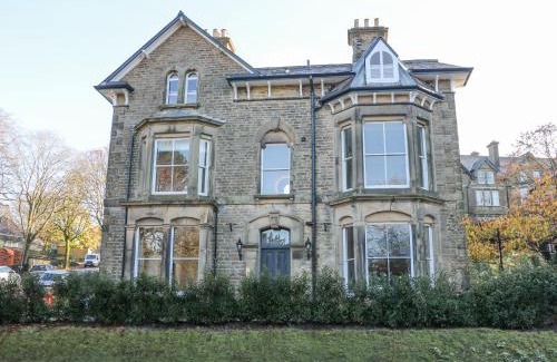 Buxton Apartment | Castleton Suite