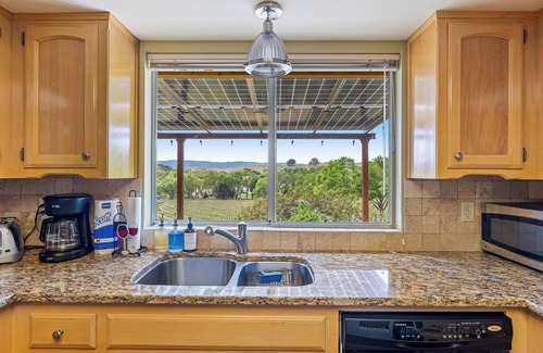 Templeton House | Castoro Cellars Hive Vista | Vineyard Stay + EV