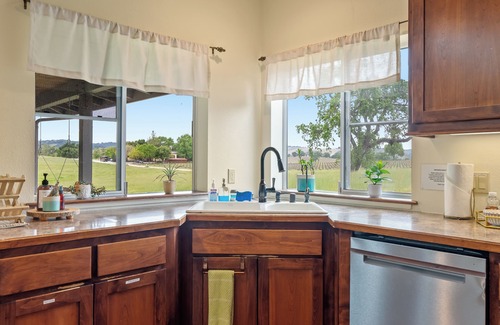 Paso Robles House | Castoro Cellars The Hive House | Winery Stay + EV