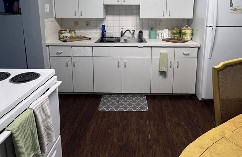 St. Petersburg - Clearwater House | Casual, fully stocked house in mixed use neighborhood in St Pete