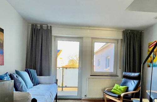 Linkenheim-Hochstetten Apartment | Casual studio apartment near Karlsruhe & KIT North