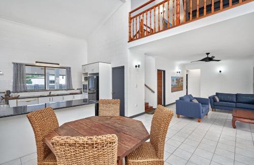 Holloways Beach House | Casuarina Beach Front Escape