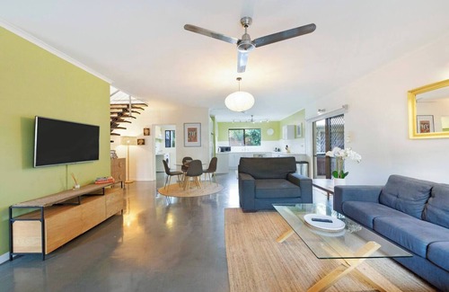 Nightcliff Apartment | Casuarina Cove Foreshore Tropical Escape near CBD