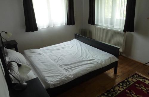 Baiculesti House | Casuta de pe deal