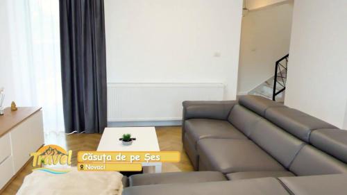 Novaci House | Casuta de pe Ses