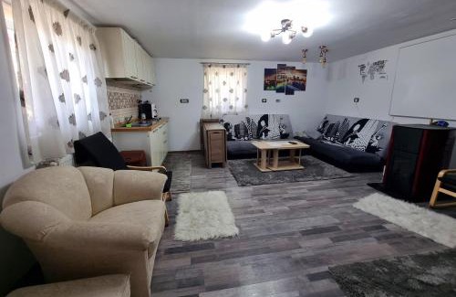 Poiana Teiului House | Casuta de Vacanta Poiana