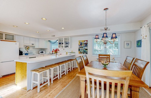 Cat Hill House | Cat Hill - Inviting retreat with fireplace, lovely porch, kayaks & firepit