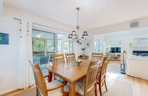 Cat Hill House | Cat Hill - Inviting retreat with fireplace, lovely porch, kayaks & firepit