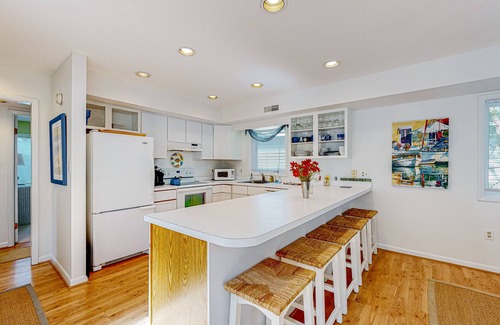 Cat Hill House | Cat Hill - Inviting retreat with fireplace, lovely porch, kayaks & firepit