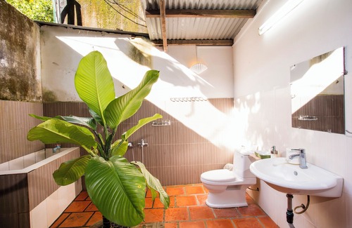 Quan Tom House | Cat Tien Farm Stay