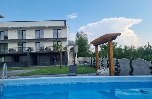 Oestii Paminteni House | Cataleya House