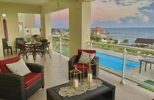 Villa Hermosa Apartment | Catalina bay