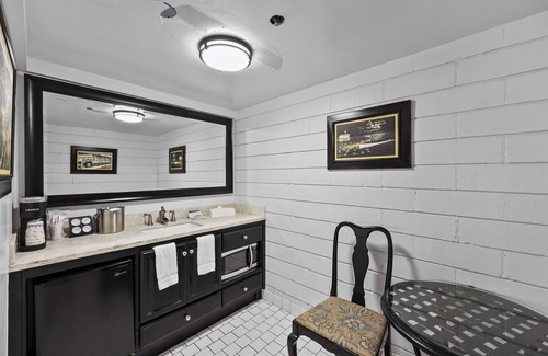 Avalon Hotel | Catalina Courtyard Suites
