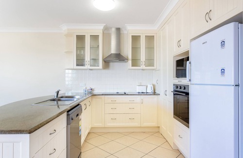 Meikleville Hill Apartment | Catalina III. Superb Ocean Views!