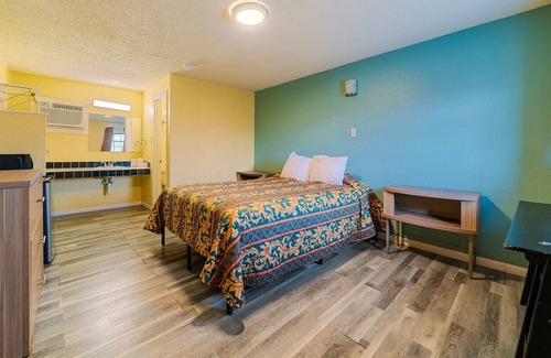 Bay Area Hotel | Catalina Motel