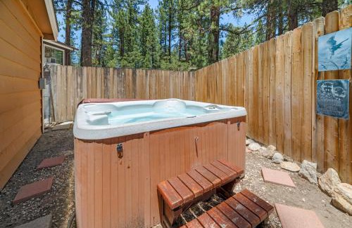 Fox Farm House | Catalina Retreat -Cozy mountain home in a tree filled neighborhood, plenty of games and a hot tub!
