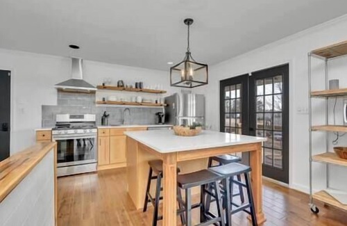 Cullman House | Catalina Retreat - Cullman Smith Lake