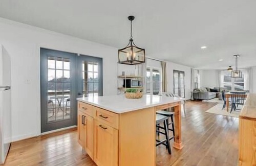 Cullman House | Catalina Retreat - Cullman Smith Lake