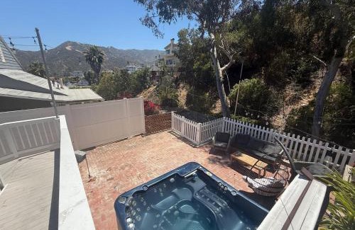 Avalon House | Catalina Three Bedroom Home With Hot Tub And Golf Cart
