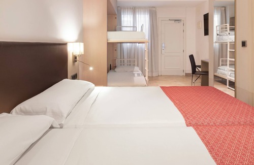 Santa Aurelia-Cantabrico-Atlantico-La Romeria Hotel | Catalonia Híspalis