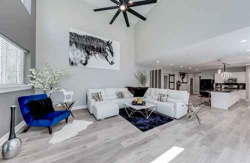 Helen House | Catalytic– Spacious Modern Luxury Retreat in Innsubruck Resort