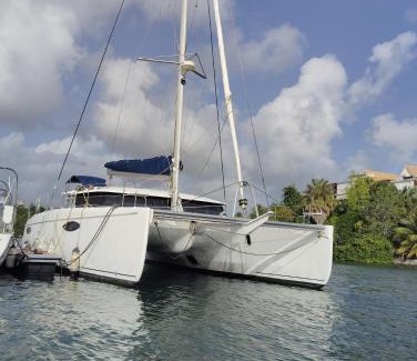 Pointe du Bout Boat Rental | Catamaran baie des 3 ilets