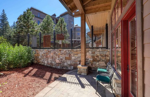 Truckee Condo | Catamount Lodge 105 - Luxury Slopeside Studio
