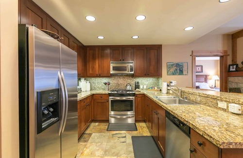 Truckee Condo | Catamount Lodge 308 - Luxury Slopeside 2 Bedroom