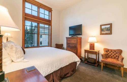 Truckee Apartment | Catamount Lodge 405A by East West Hospitality