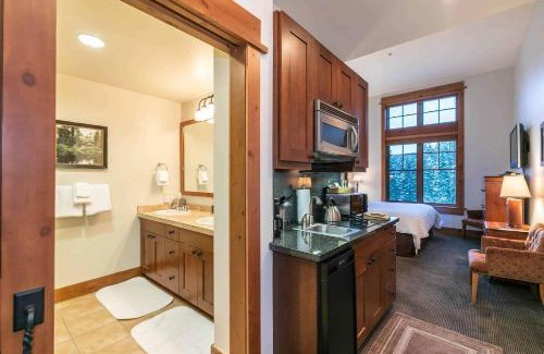Truckee Apartment | Catamount Lodge 405A by East West Hospitality