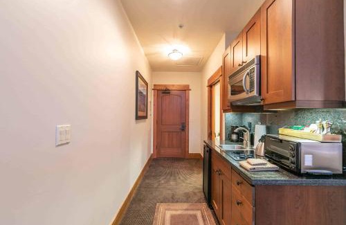 Truckee Apartment | Catamount Lodge 405A by East West Hospitality