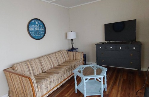 Gypsum Cottage | CATAWBA ISLAND, QUAINT & SERENE COTTAGE