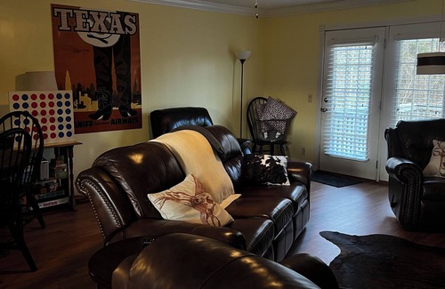Stewart House | Catch and Relax! Private Family friendly house w/5 acre fishing pond.