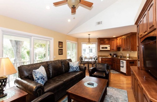 Fallbrook House | Catch Me a Cab-Active Winery House