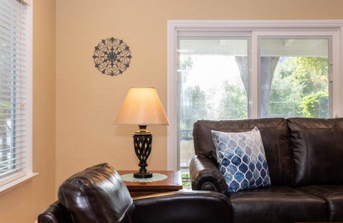 Fallbrook House | Catch Me a Cab-Active Winery House