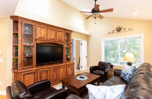 Fallbrook House | Catch Me a Cab-Active Winery House