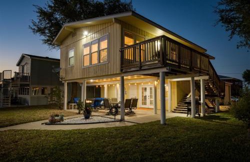 Palm Harbor House | Catch & Play on Estes Bay