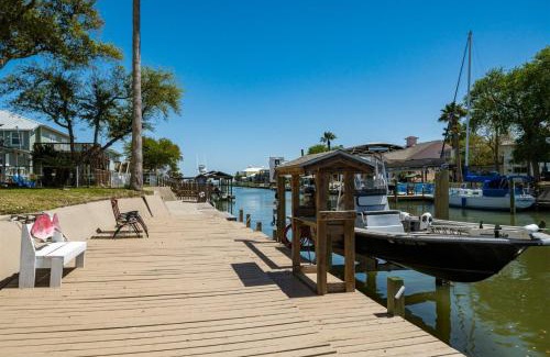 Palm Harbor House | Catch & Play on Estes Bay