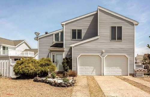 Beach Haven West House | Catch the "Shore Thing" in Beach Haven West