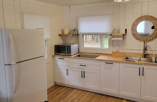 Oscoda Cottage | Catching Fireflies - Cozy Cottage on beautiful Lake Huron in Oscoda, MI