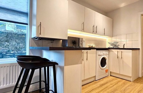Cathays Apartment | Cathays Apartments No.3 by Switchback Stays