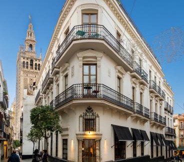 Santa Cruz Apartment | Cathedral Apartment, upper floor apartment