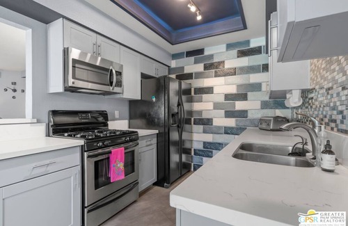 Cathedral City House | Cathedral Canyon Country Club Townhome Available year around