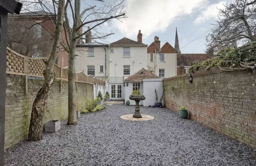 Salisbury House | Cathedral House, Salisbury
