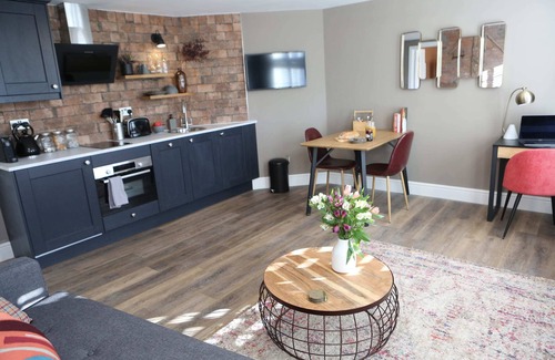 Fernhill Heath Apartment | Cathedral Superior Apartment