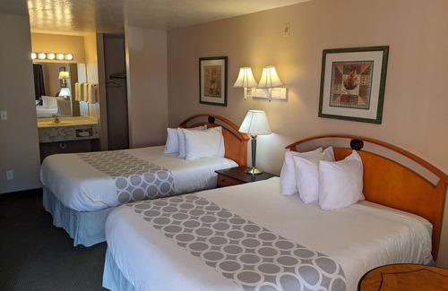 Caineville Hotel | Cathedral Valley Inn