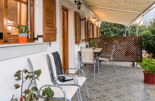 Poros Apartment | Catherine Blue Suite 2 - 4 minutes off the beach